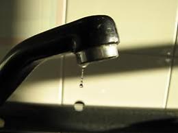BRANDIZZO. Acqua marrone dai rubinetti, protestano i cittadini