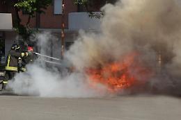 CIRIE'. Auto in fiamme nella notte, si indaga sulle cause