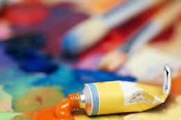 LANZO. All’istituto comprensivo un incontro con l’illustratrice Nicoletta Costa.