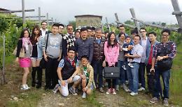 CUCEGLIO.  Direttamente dalla Cina per scoprire i "segreti" della lavorazione del vino in canavese