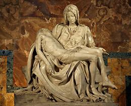 TORINO. Pietà Michelangelo per campagna antiomofobia, è polemica