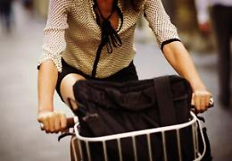 ROMA. Istat, in città meno auto e più bici, migliora la qualità dell'aria