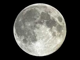 ROMA. Luna piena più grande e luminosa degli ultimi 68 anni