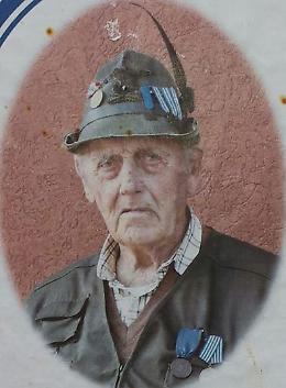 COLLERETTO GIACOSA. Grande folla ai funerali di Massimo Ravera Aira, Alpino Garibaldino