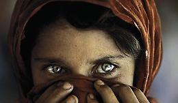 TORINO. Mostre: foto McCurry ritoccata, sarà sostituita