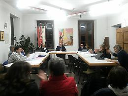 SAMONE. 130mila euro per una rotonda al posto degli orti. Passo indietro