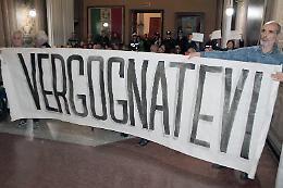 Quando si parla di rifiuti la democrazia e la trasparenza vanno in discarica