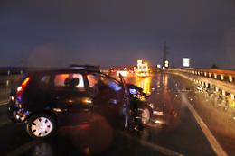 SETTIMO. Ancora un incidente sul cavalcavia dell'autostrada