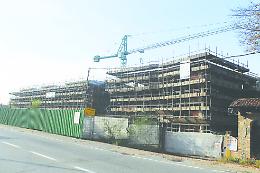 SAN MAURO. Il cantiere Green River è fermo, in 35 senza una casa
