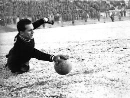 JUVENTUS. Morto Sentimenti IV, il portiere rigorista