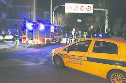 SETTIMO. Si incendia un lampione al sottopasso, strade al buio