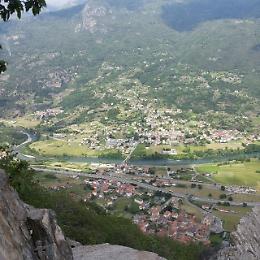 DORA BALTEA Unioni, braccio di ferro tra le due sponde del fiume