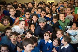 TORINO. Buffon con gli allievi della Cesare Battisti