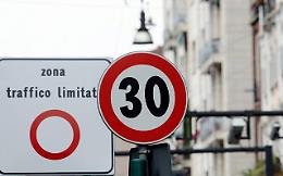 Un nuovo viale con auto, bici monopattini e limite a 30km/h