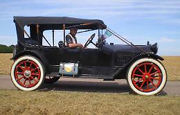 RIVAROLO. Ritrovata l'auto storica rubata