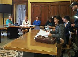 STRAMBINO. Consiglio deserto per le interrogazioni. "Ma questa è una pagliacciata"