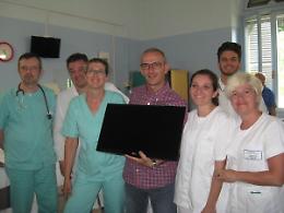 CHIVASSO. Due tv ed un sorriso per l'oncoematologia dell'ospedale