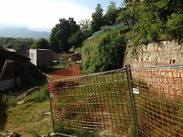 RIVARA. Crolla il muro del Castello, proprietà condannata a ricostruire ma i lavori non sono ancora stati eseguiti