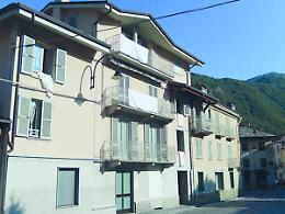 PONT CANAVESE. La protesta del lenzuolo