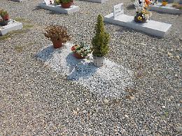 SALUGGIA. E' sparita una lapide dal cimitero!