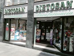 CHIVASSO. Rapina alla Dietosan, commerciante spintonata contro la vetrina
