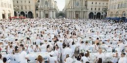 Cena in bianco sotto le stelle
