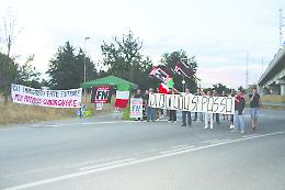 SETTIMO. Presidio Forza Nuova al Fenoglio "Basta profughi"