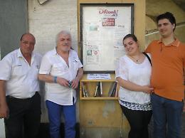 CHIVASSO. Una "little free library" in via Roma