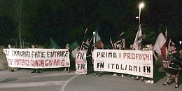 SETTIMO TORINESE. Forza Nuova protesta di fronte al centro Fenoglio