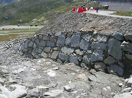 CERESOLE. Colle del Nivolet: in 15 giorni conclusa la messa in sicurezza del tornante di Serrù