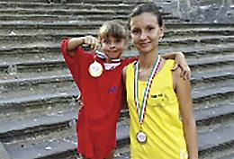 ATLETICA LEGGERA. Le sorelle Sciarotta in alto con l' OlimpiAtletica