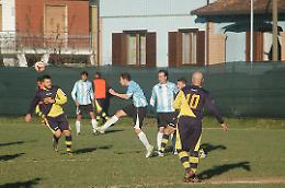 Calcio. Seconda Categoria. I biancoazzuri imbrigliano la capolista con una prestazione di grande sostanza