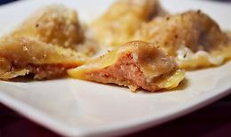 RAVIOLI AL COTECHINO CON SALSA DI LENTICCHIE CON BARBERA VIVACE