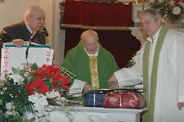CASTELNUOVO NIGRA. A Villa festeggiati i 100 anni di don Nicola Faletti