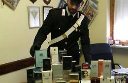 CUORGNÈ. Contraffazione: profumi taroccati, tre denunciati
