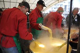 IVREA. Tradizioni gastronomiche e una mostra per celebrare i 70 anni di Polenta e Merluzzo