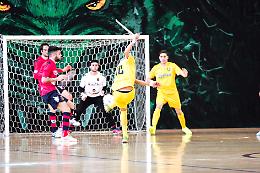 CALCIO A 5. L84 sconfitta tra gli applausi