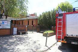 BANCHETTE.  Telecamere e antifurto per la scuola incendiata