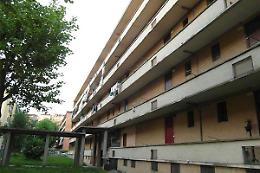 TORINO. Casa: presidio antagonisti Torino, 'legittimare occupazioni'