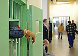 Torture nel carcere di Biella, 23 agenti sospesi