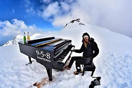 TORINO. Un pianoforte sul ghiacciaio per concerto più alto del mondo