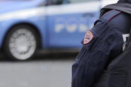 TORINO. Cerca di lanciare mela farcita di droga in centro rimpatrio