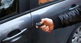 TORINO. Telecomando elettronico per aprire auto,preso ladro 'hitech'