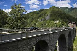 RE. Frana al confine con la Svizzera, riaperta strada cantonale