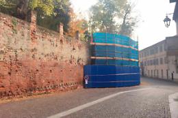 CALUSO. Al via il consolidamento delle mura del parco Spurgazzi