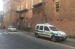 CHIVASSO. Un corvo contro i vigili urbani Tempi duri a Palazzo Santa Chiara