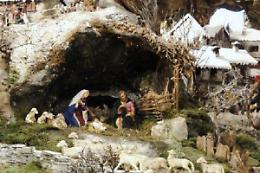 VERCELLI. Rubano presepe da tomba bambino, madre 'gesto vergognoso'