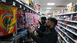 TORINO. Maschere Carnevale non a norma, guardia finanza le sequestra