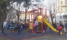 CIRIE'. Messo a nuovo e inaugurato il parco giochi di via Dante
