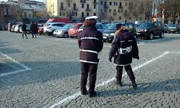 CHIVASSO. Castello manda i vigili contro i parcheggiatori abusivi